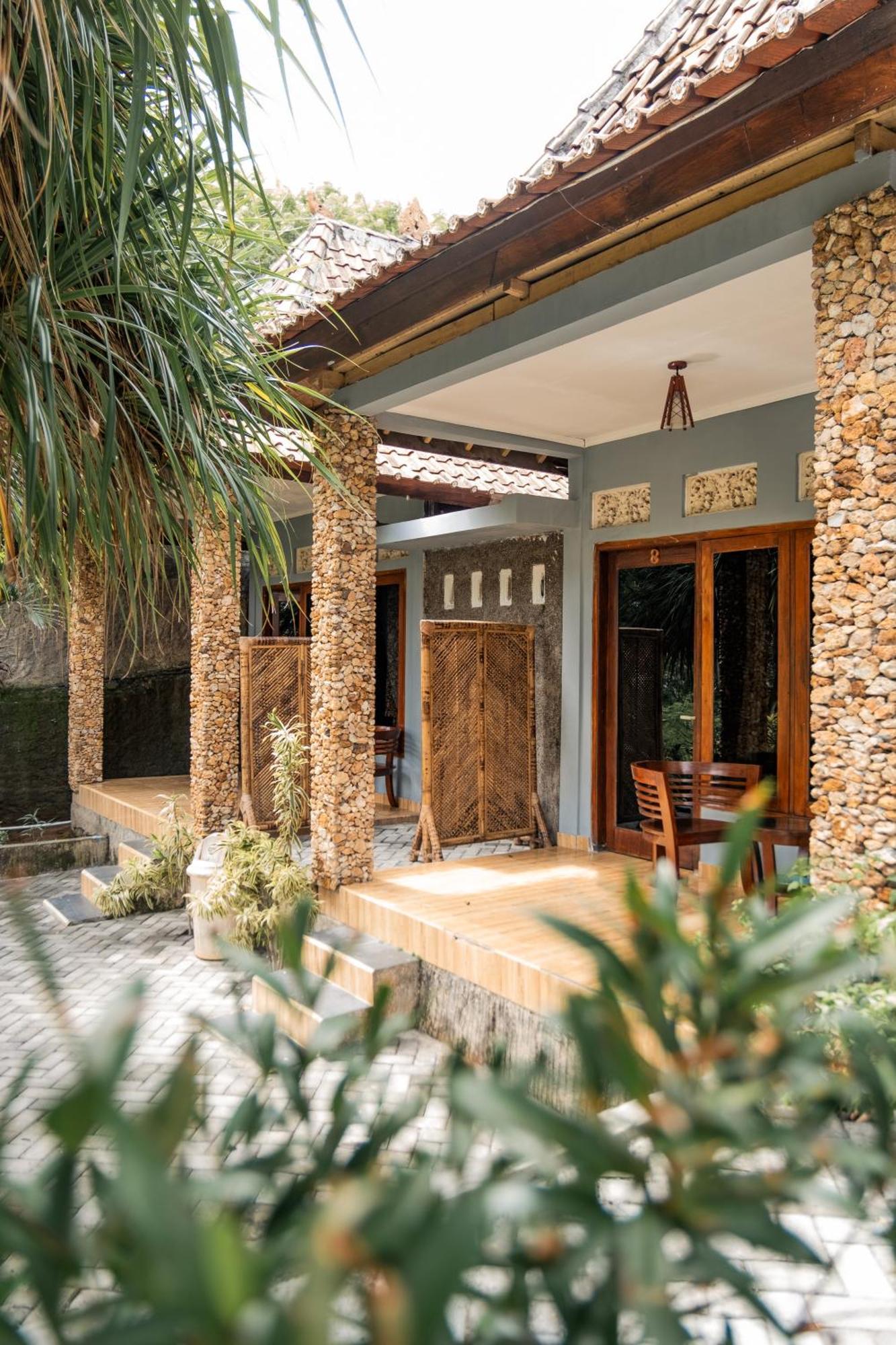 Yoki'S Bungalow Kuta  Exteriör bild